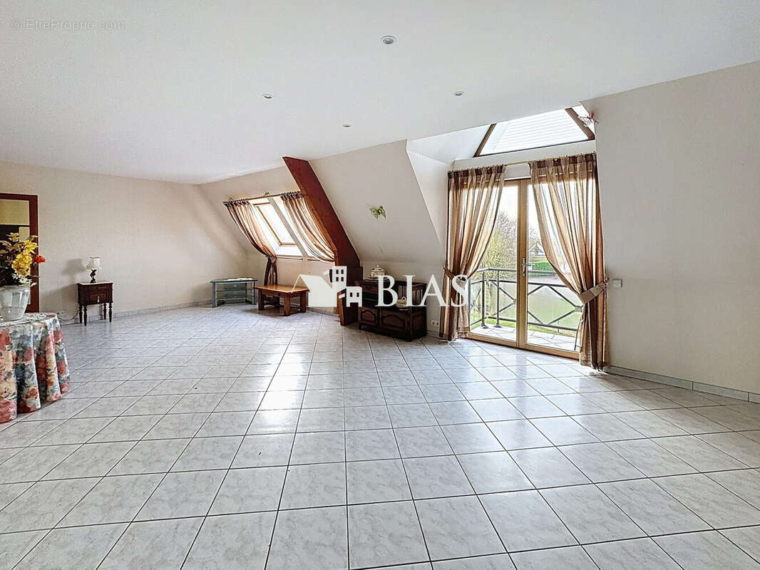 Appartement à BOURG-ACHARD