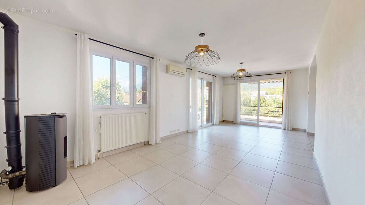 Appartement à SEYSSINET-PARISET