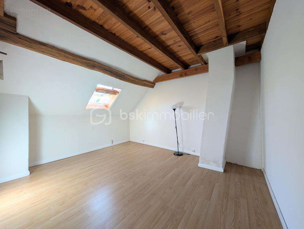 Charme & Authenticité : Magnifique Longère de 184 m² sur 880 m² de terrain - photo 19