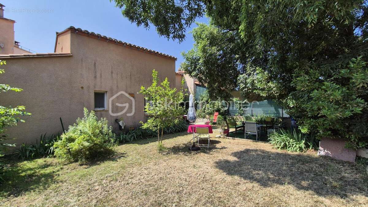 A vendre maison 3 faces de 131m² sur terrain de 336m² a ceret - trois chambres - garage - climatisation reversible - vue sur le  - photo 24