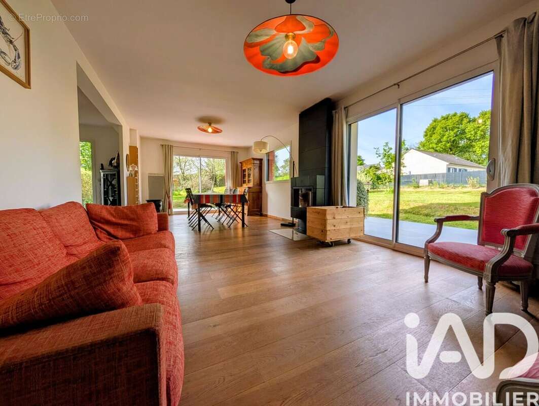 Photo 3 - Maison à SAINT-GONDRAN