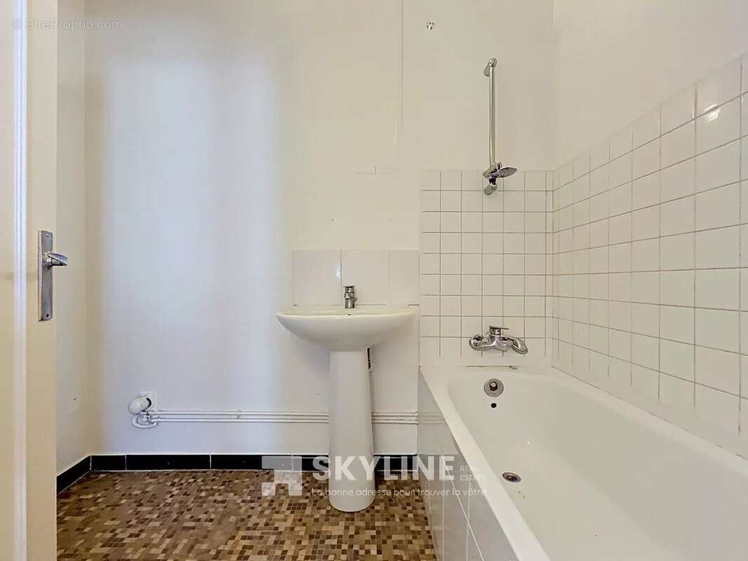Appartement à MARSEILLE-5E