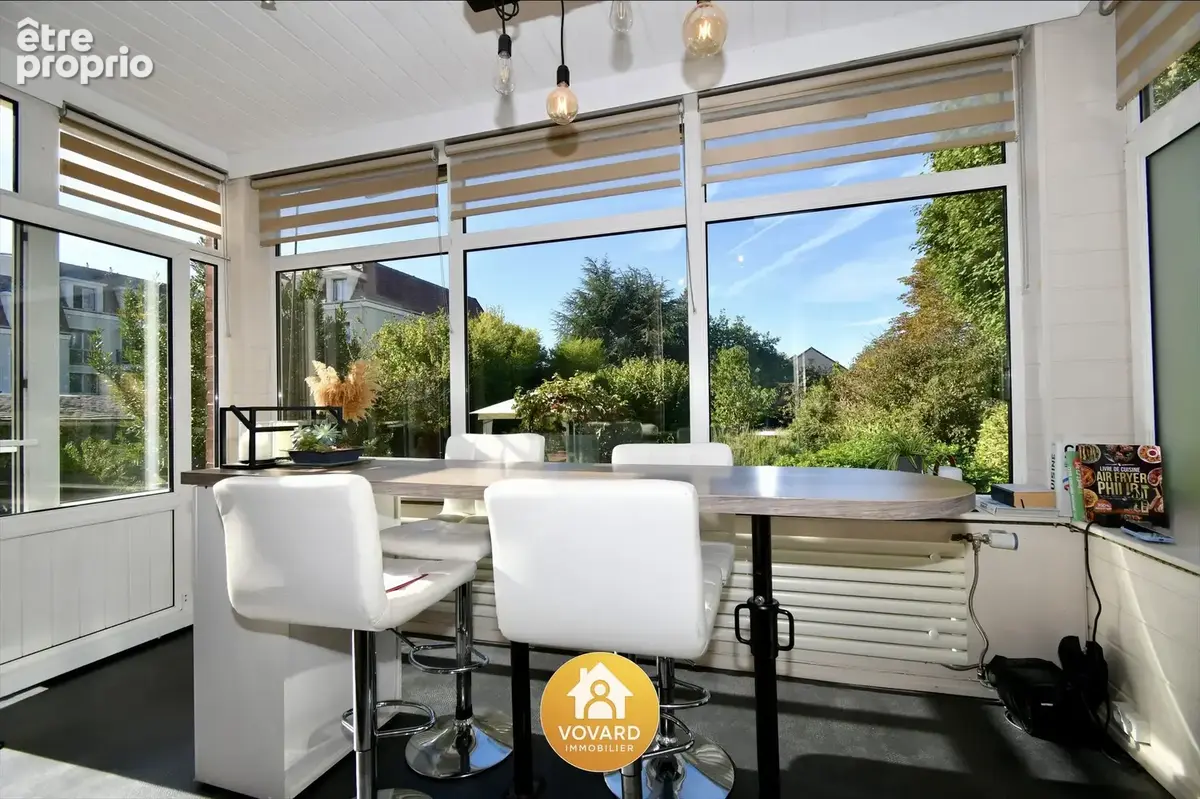 Demeure meulière avec tour et studio - photo 10
