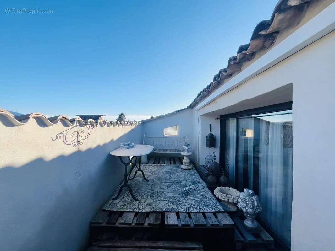 Appartement à MIRABEL-AUX-BARONNIES