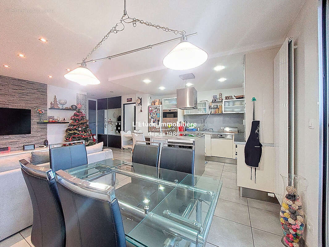 Appartement à RILLIEUX-LA-PAPE