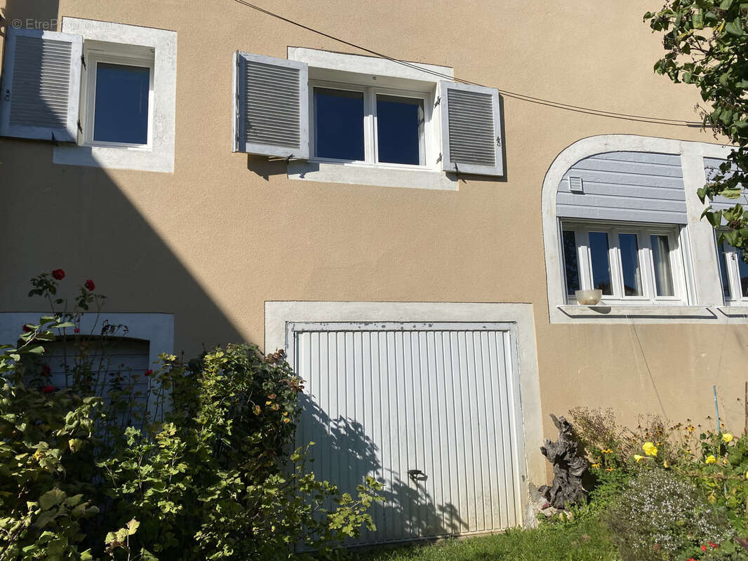 Maison à SAINT-LUPICIN