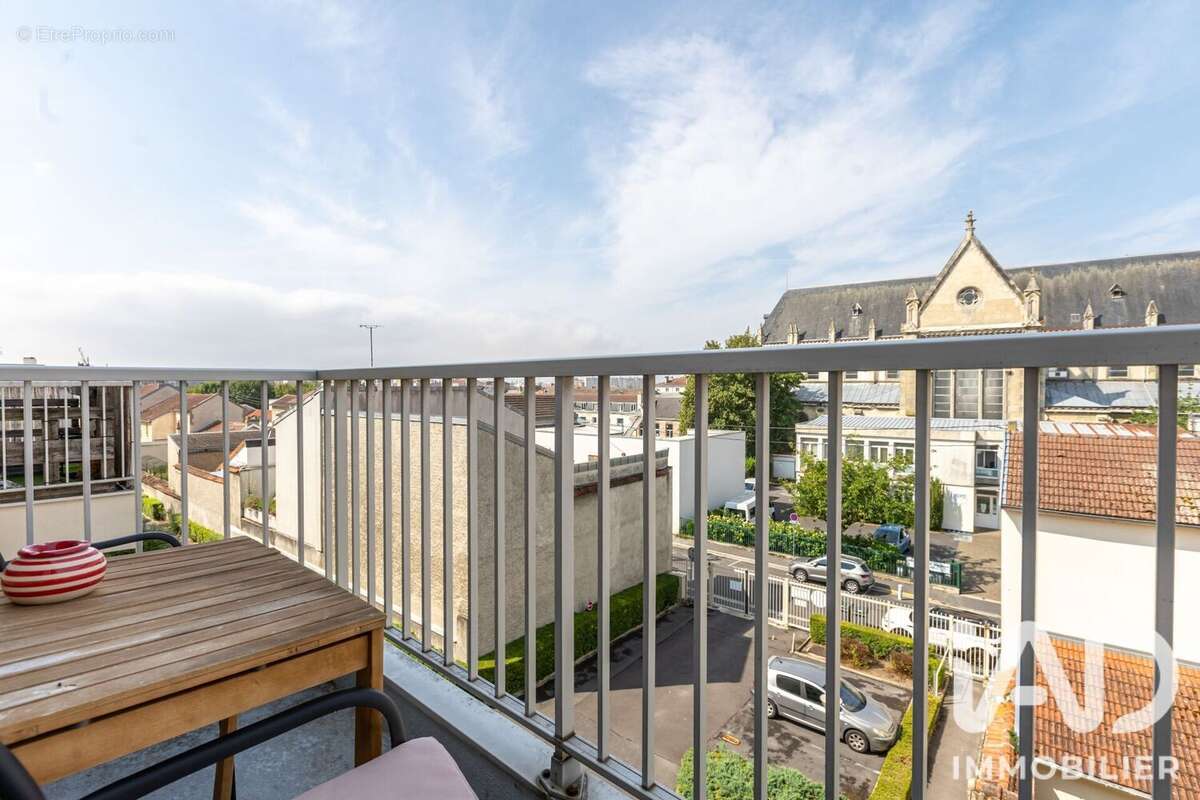 Appartement 70 m² à Reims  - photo 4