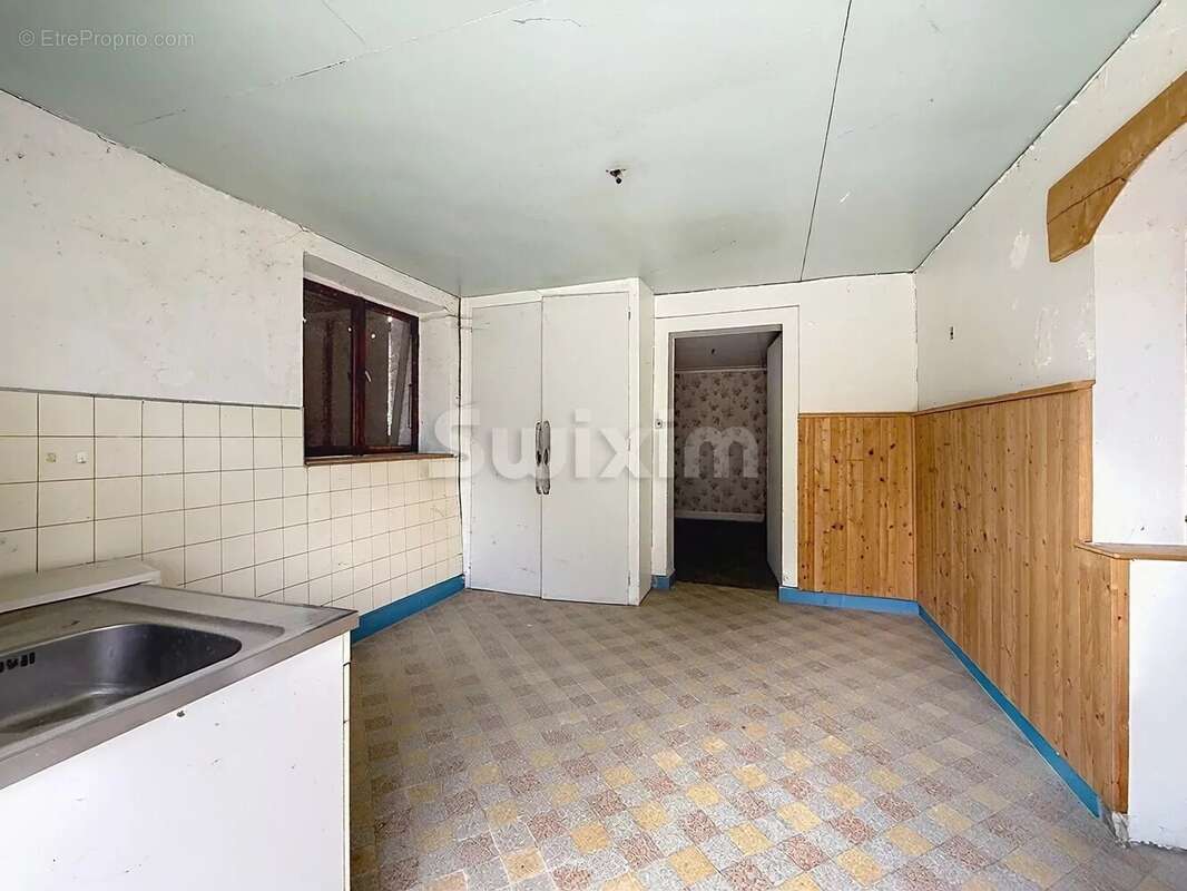 Maison a renover sur 880 m2 de terrain - photo 8