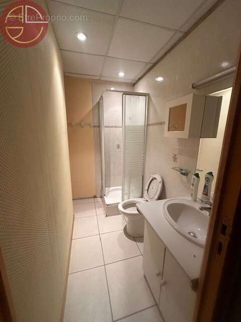 Commerce à LAUNAGUET