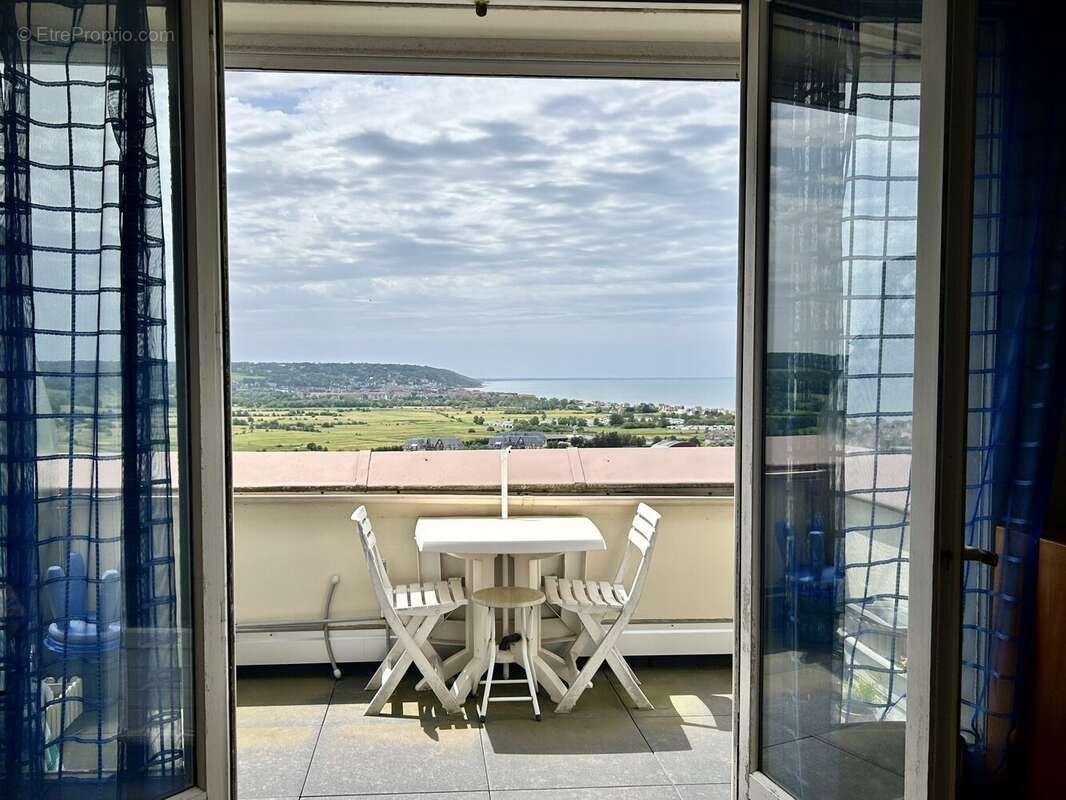 Appartement à BLONVILLE-SUR-MER