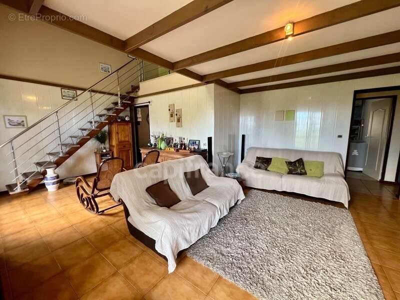 Maison à vendre 6 pièces à la Montagne secteur SAINT BERNARD (974) - photo 6