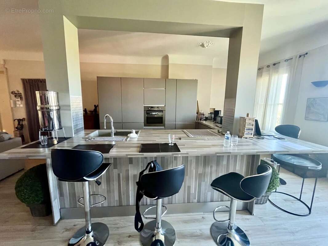 Exclusivité Haussmannien traversant de 145m² avec ascenseur - photo 3