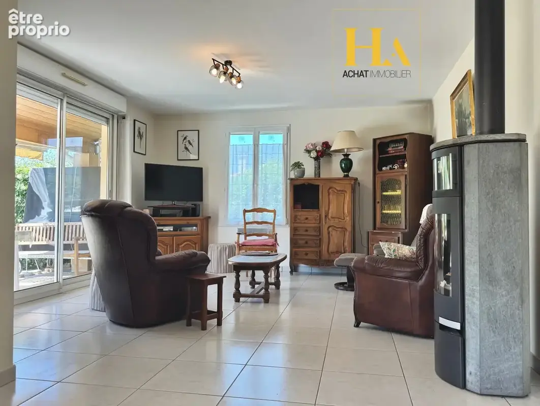 Maison Familiale 130m2, Jardin 1.011m2, 6 pièces, 5 Chambres, Piscine, Garage, Carport - photo 5