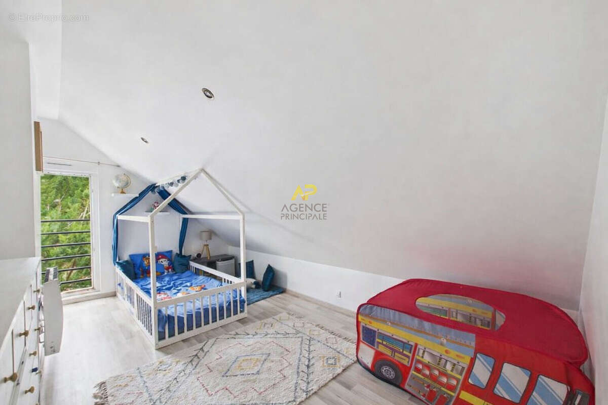 Maison à MONTIGNY-LES-CORMEILLES