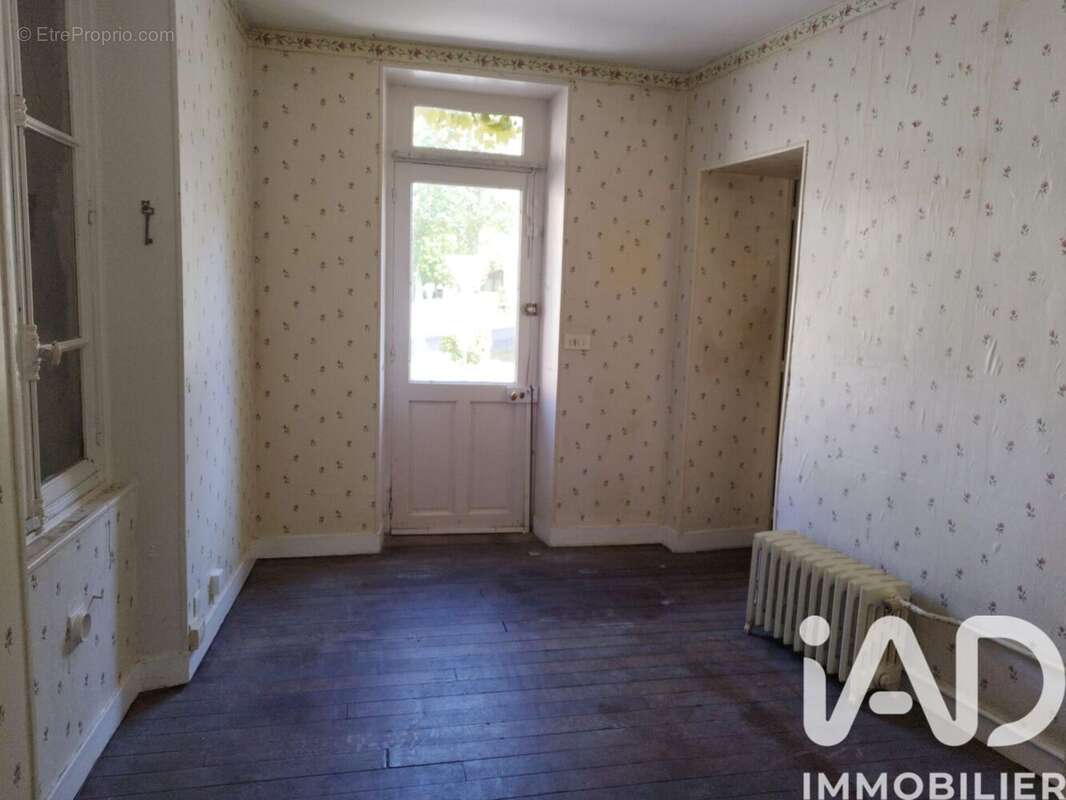 Maison 142 m² à Montceaux-Les-Meaux  - photo 6