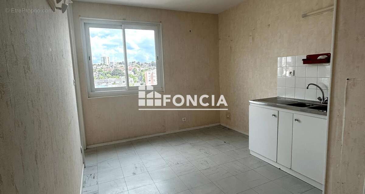 Appartement à COULAINES