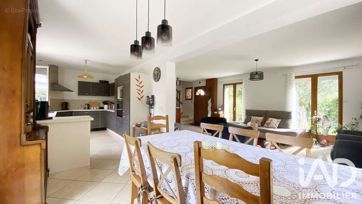 Maison 143 m² à Maurecourt  - photo 8