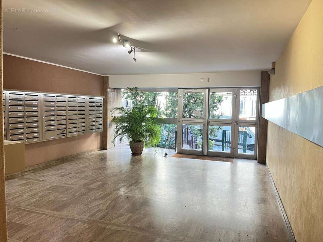 Photo 2 - Appartement à MARSEILLE-6E