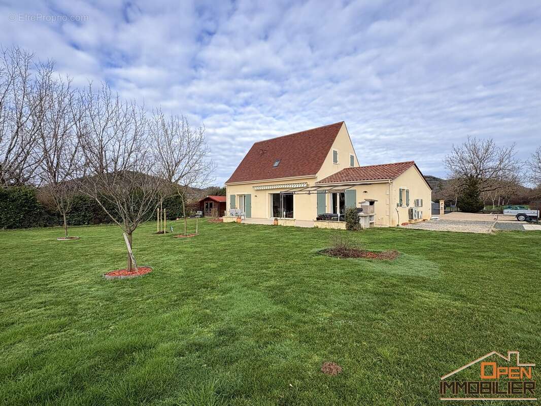 Maison à SAINT-JULIEN-DE-LAMPON