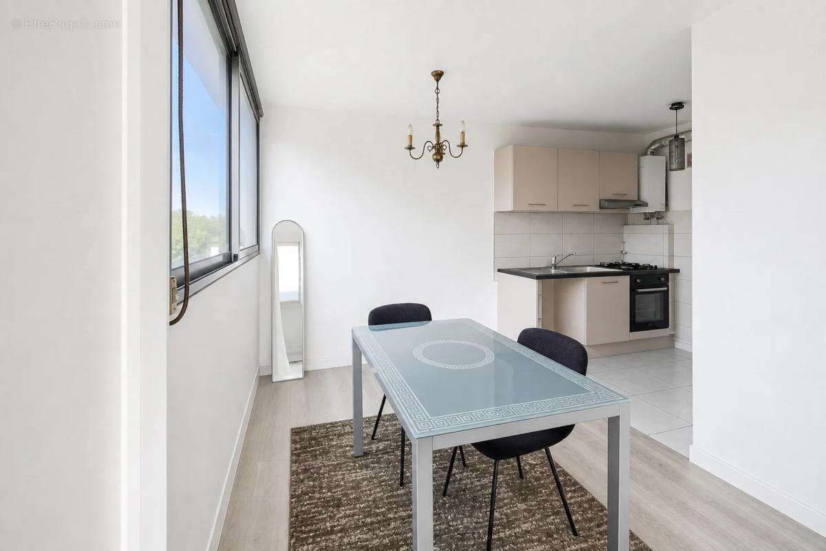 Appartement type F3 avec double séjour - photo 2