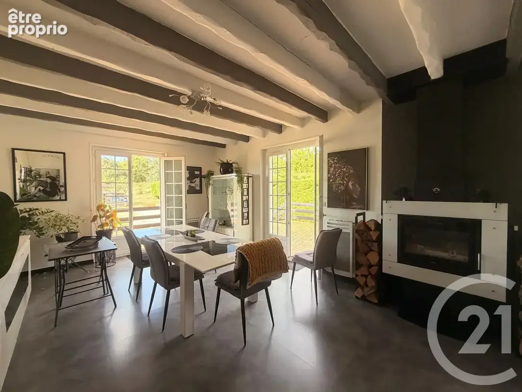 Maison 207 m² à Roiffieux  - photo 6