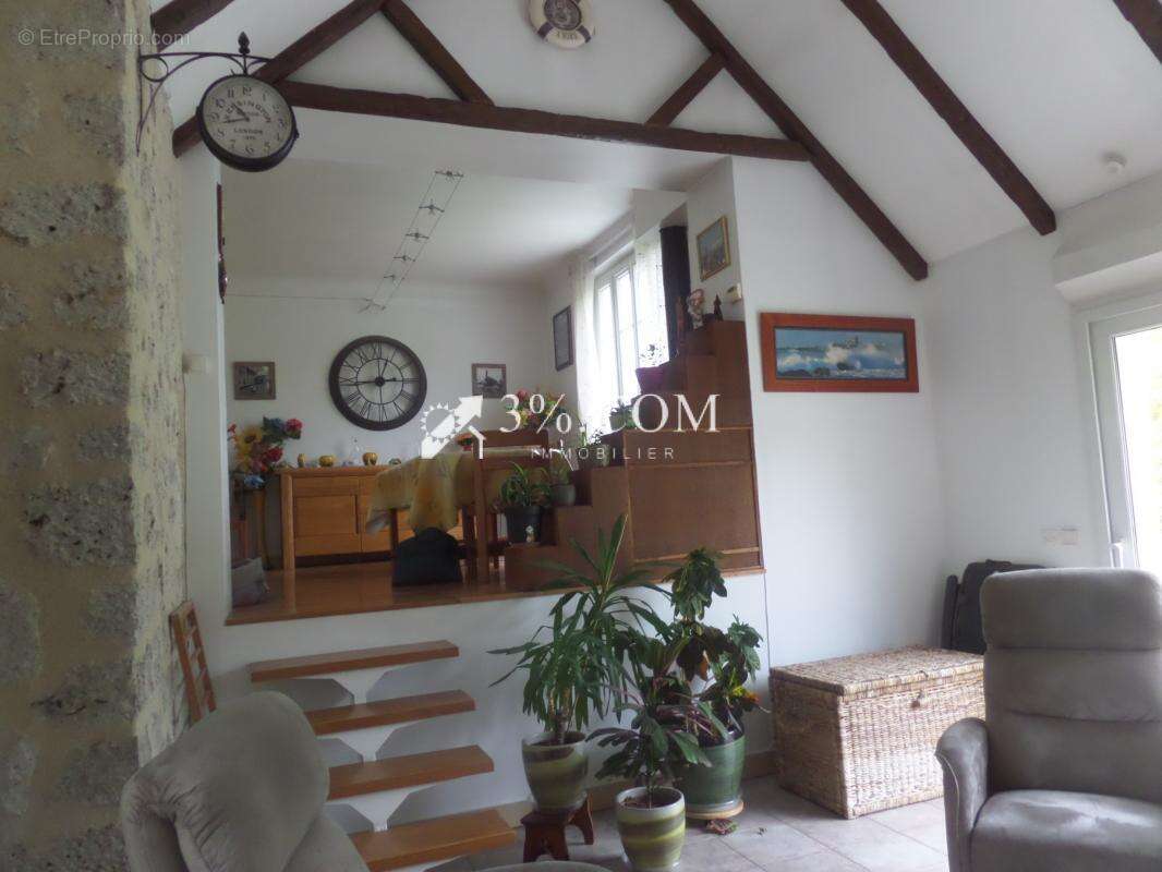 Maison à LA CHAPELLE-LA-REINE