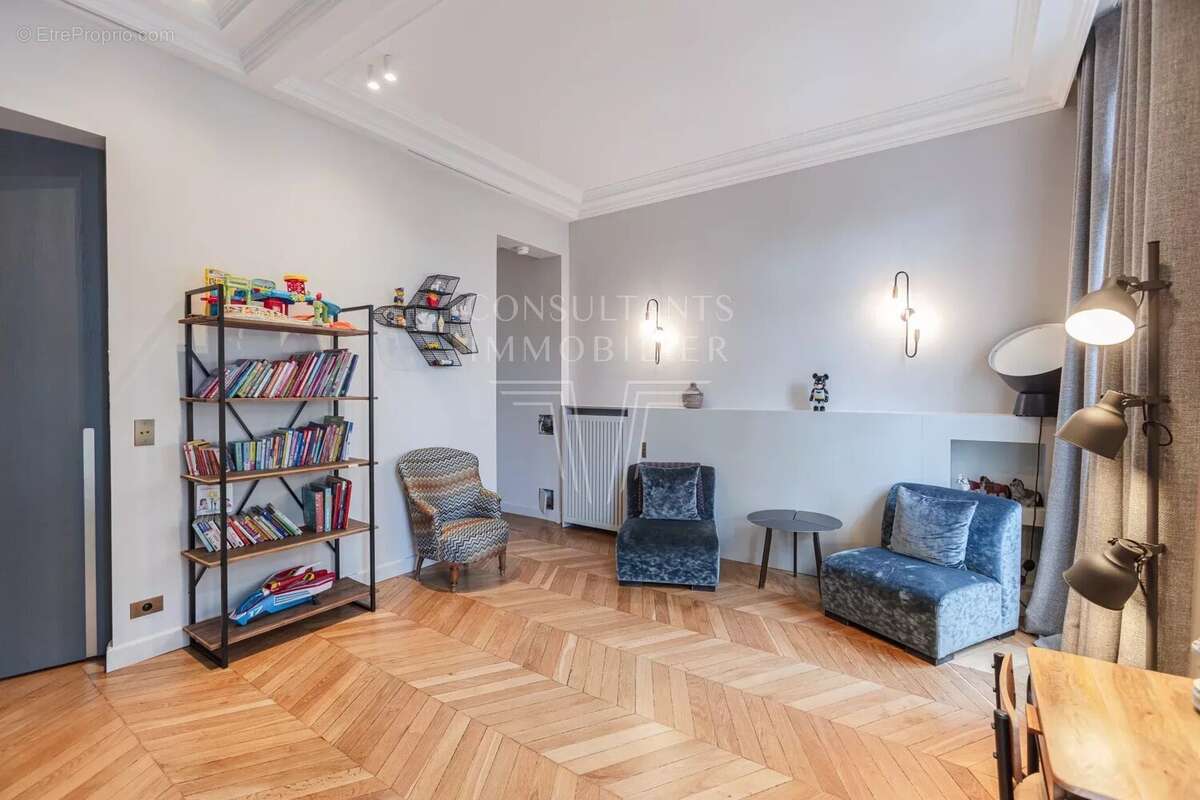 Appartement à PARIS-17E