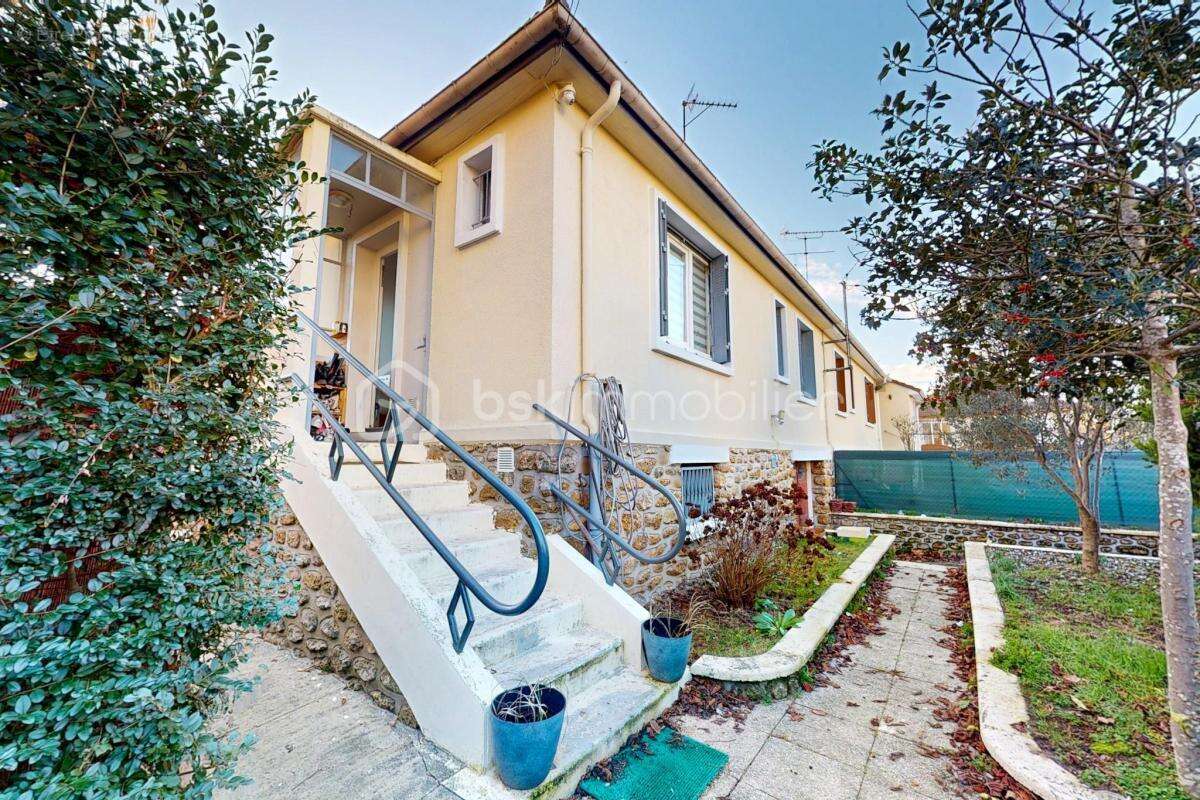 Maison à VIRY-CHATILLON