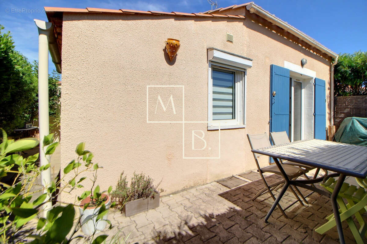 Maison à VIC-LA-GARDIOLE