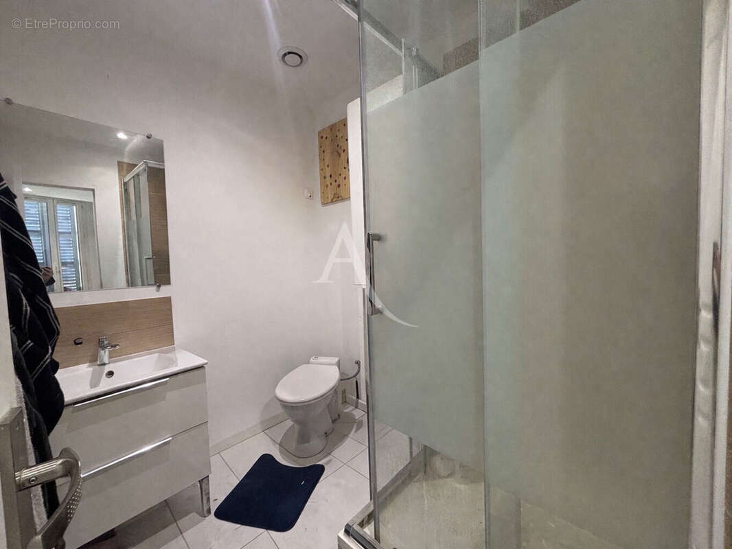 Appartement type 2 rénové centre village rians - photo 4