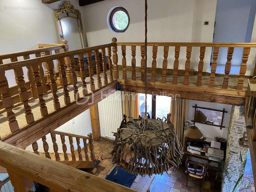 Maison à LA ROQUE-D'ANTHERON