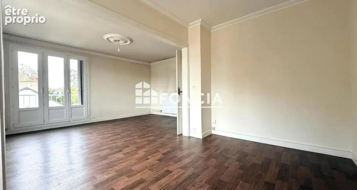 Appartement T5, 2 chambres centre de ville de La Flèche avec vue imprenable sur Le Loir - photo 6
