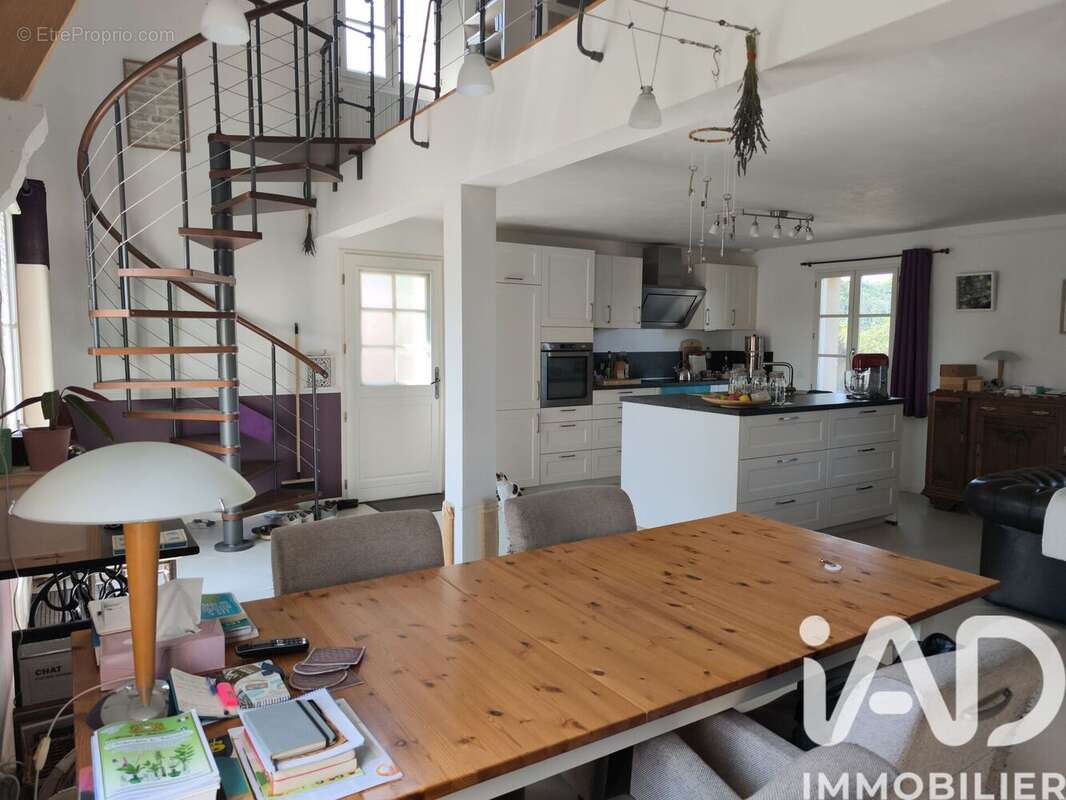 Maison 139 m² à Asquins  - photo 7