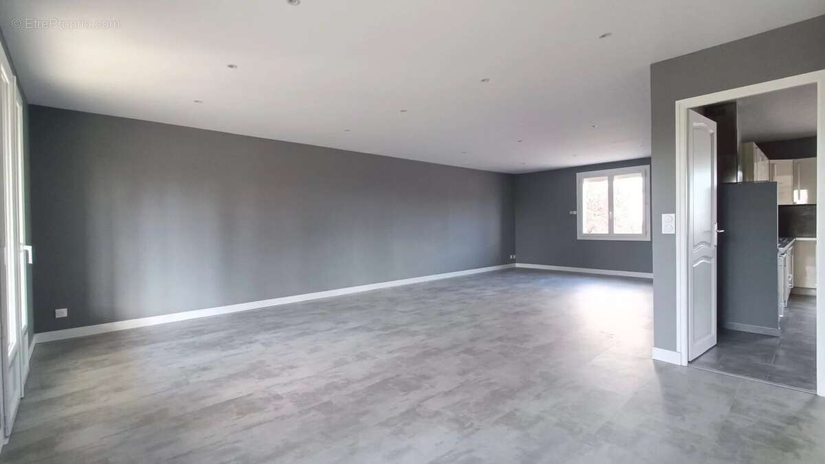 Maison à NEUVILLE-DE-POITOU