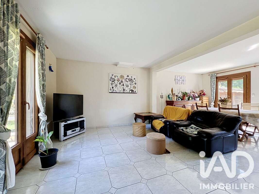 Maison 153 m² à Juilly  - photo 2