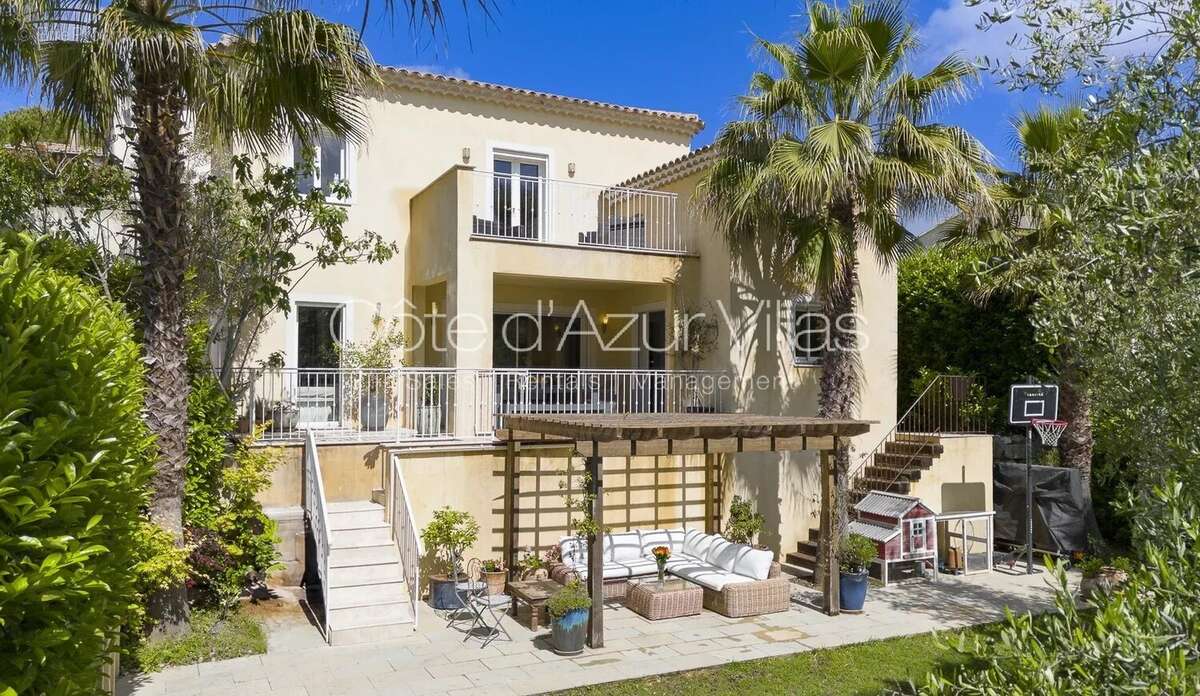 Maison à VALBONNE