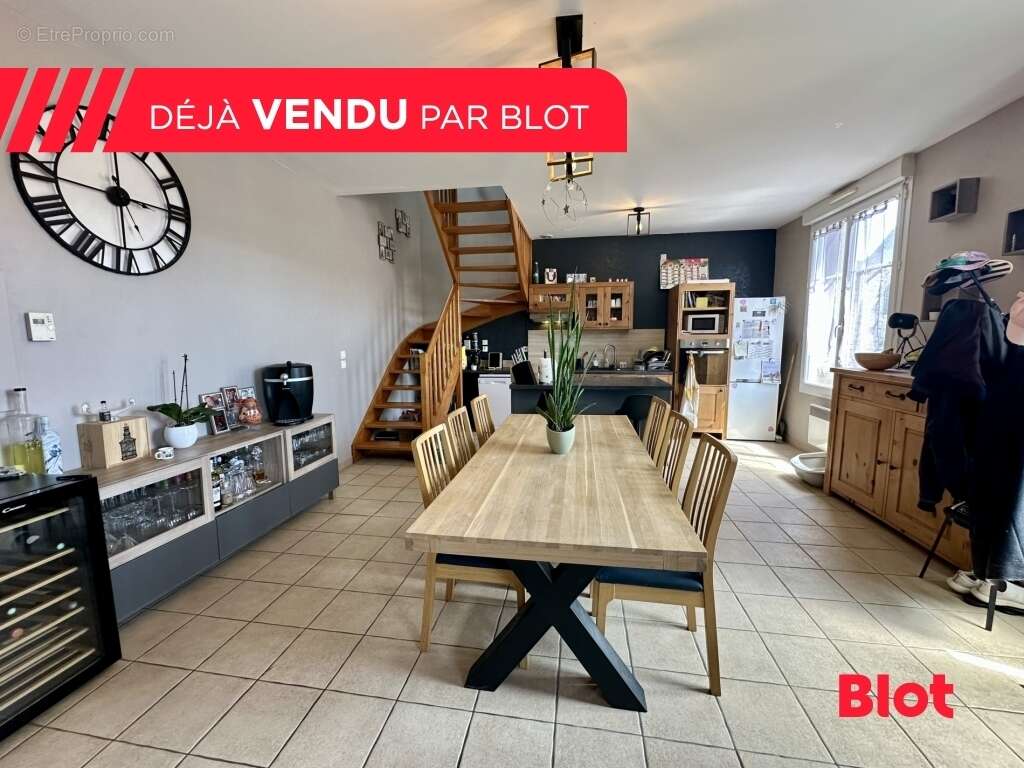 Maison à SAINT-MAUGAN