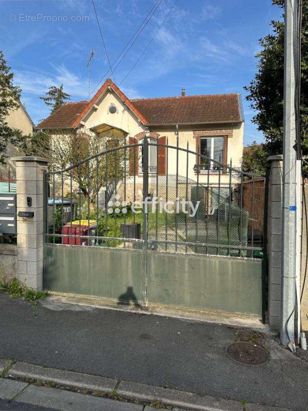 Maison à CHELLES