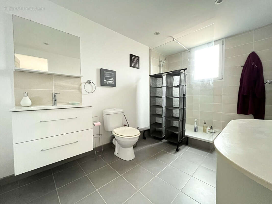 Maison à SAINT-LAURENT-DU-VAR