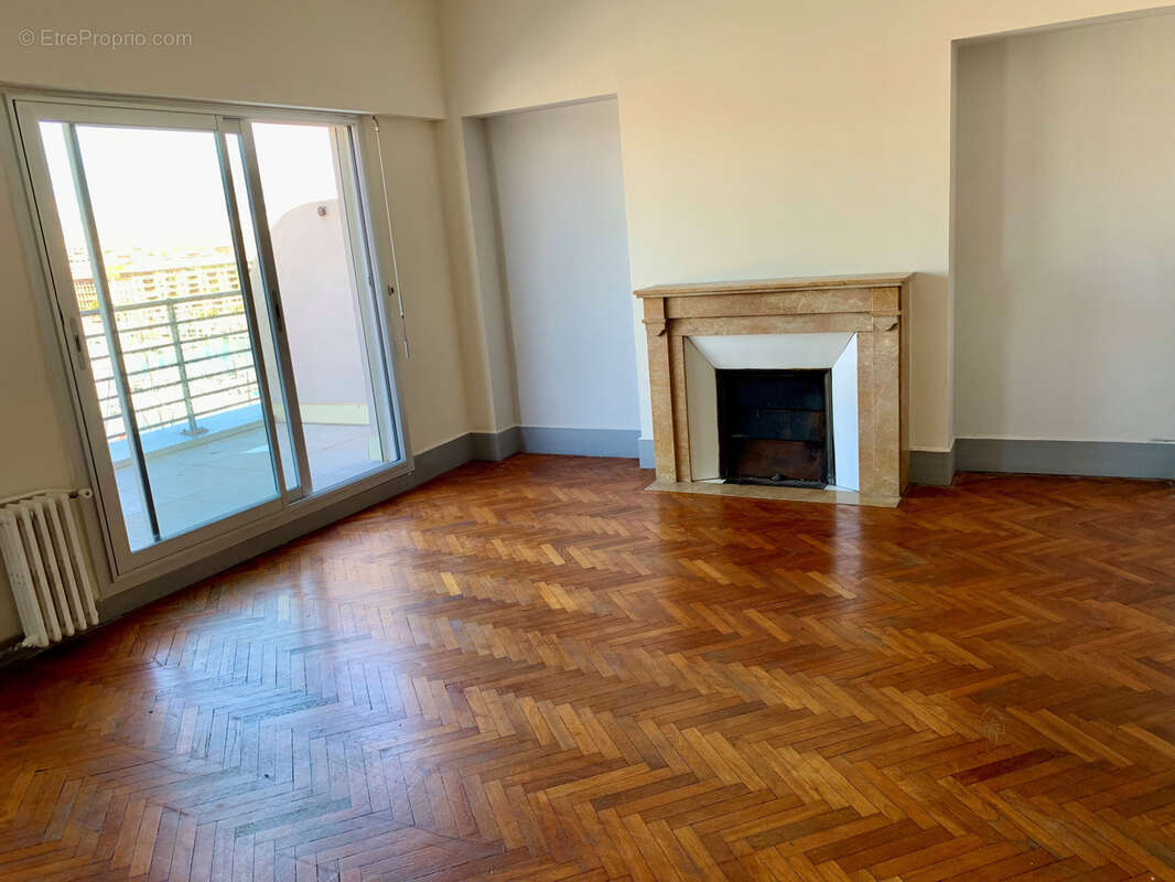 Appartement à MARSEILLE-7E