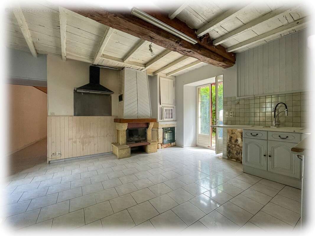 Maison à CLERMONT-DE-BEAUREGARD