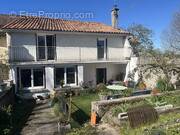 Maison à BORS(CANTON DE MONTMOREAU-SAINT-CYBARD)