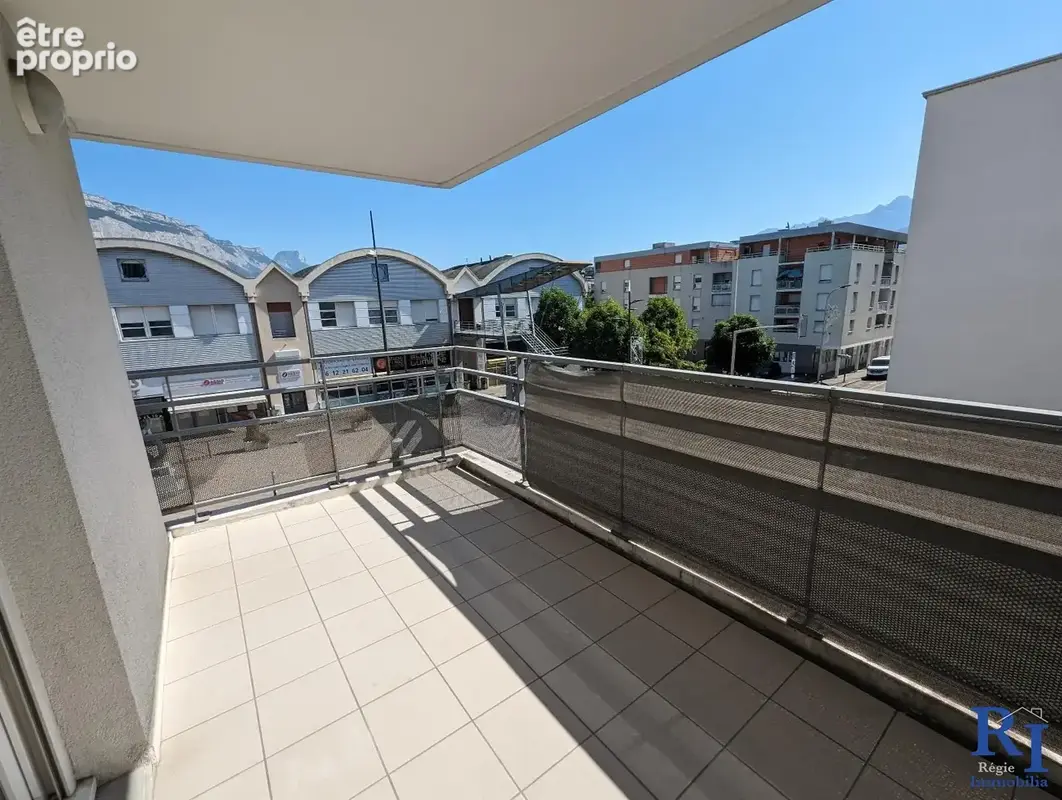 Grande terrasse de 9m²