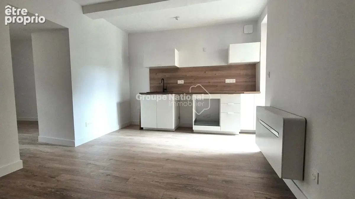 St didier appartement entierement renove avec cour - photo 1