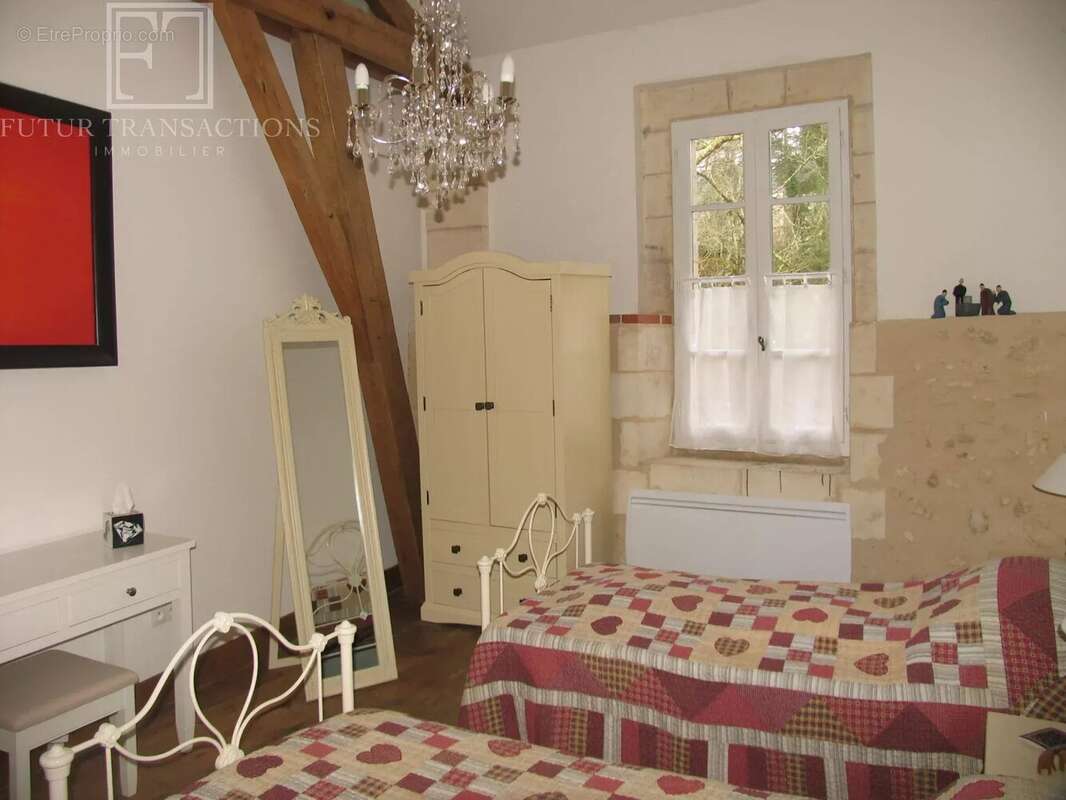 Maison à BOURDEILLES
