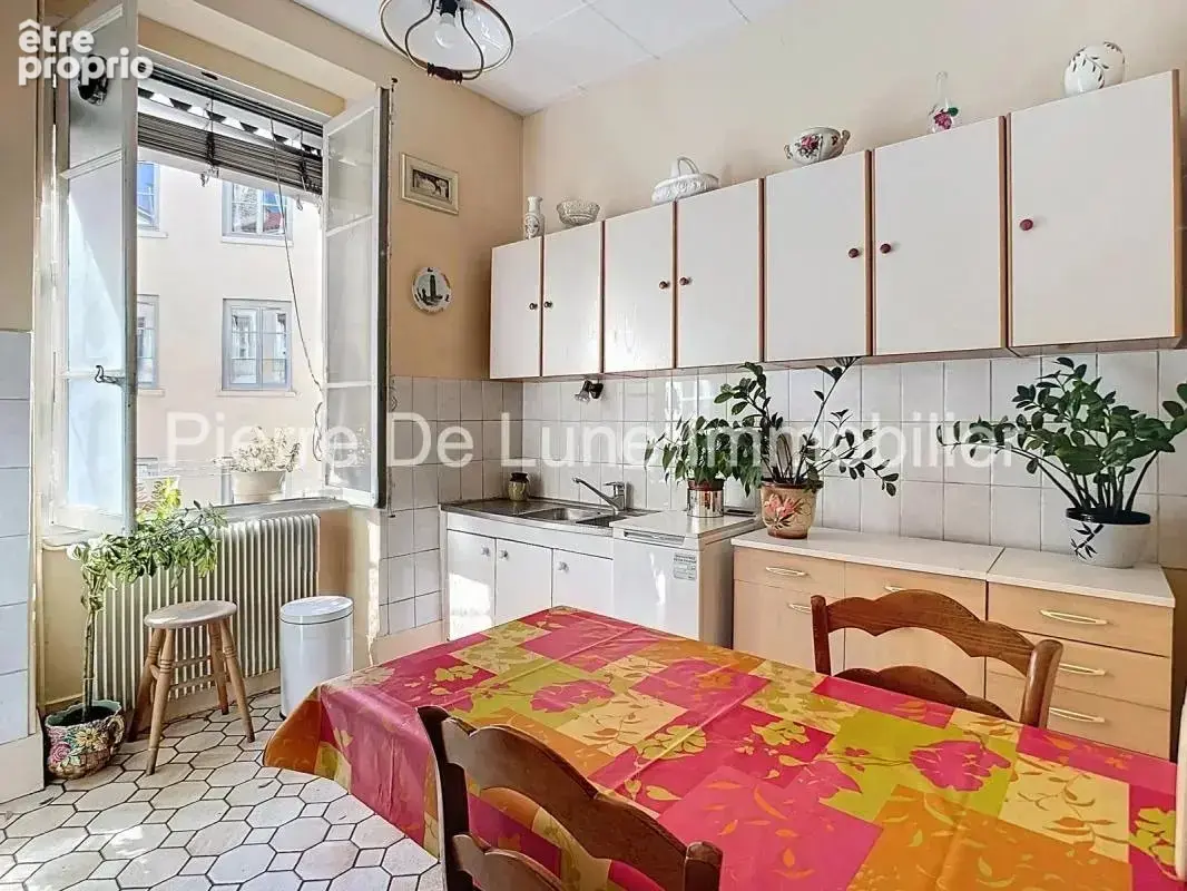 Lyon 1er – martinière  grand t2 de  69 m² – - photo 11