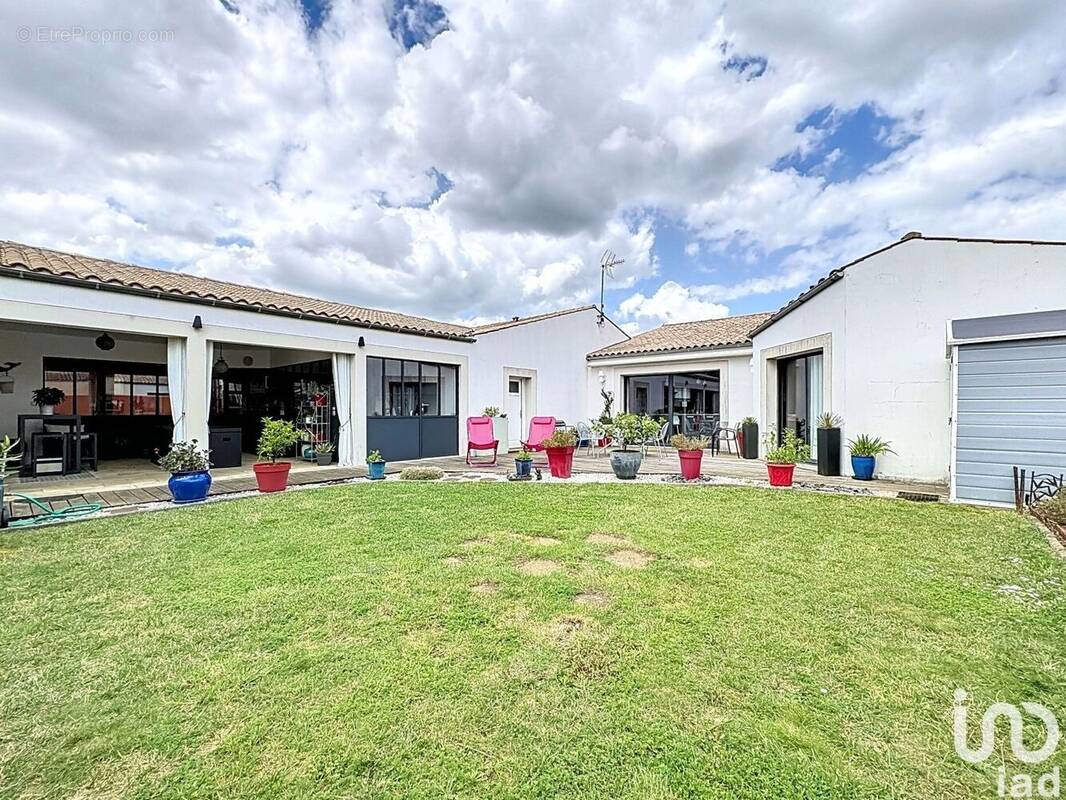 Photo 1 - Maison à CHARRON