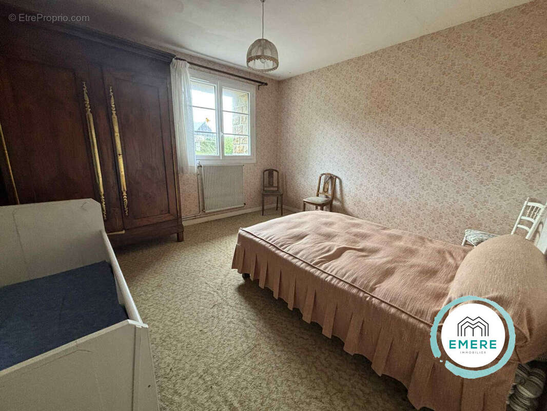 Maison à SAINT-AUBIN-DE-TERREGATTE