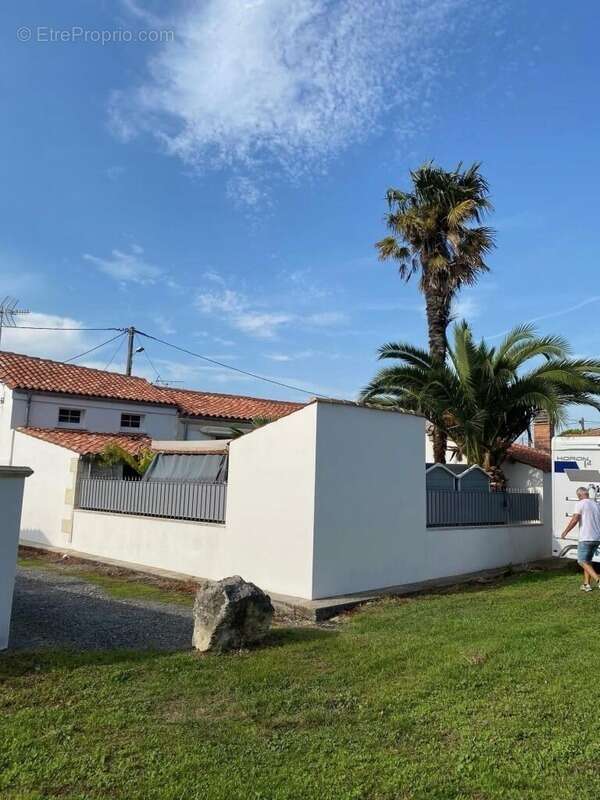 Maison à PORT-DES-BARQUES