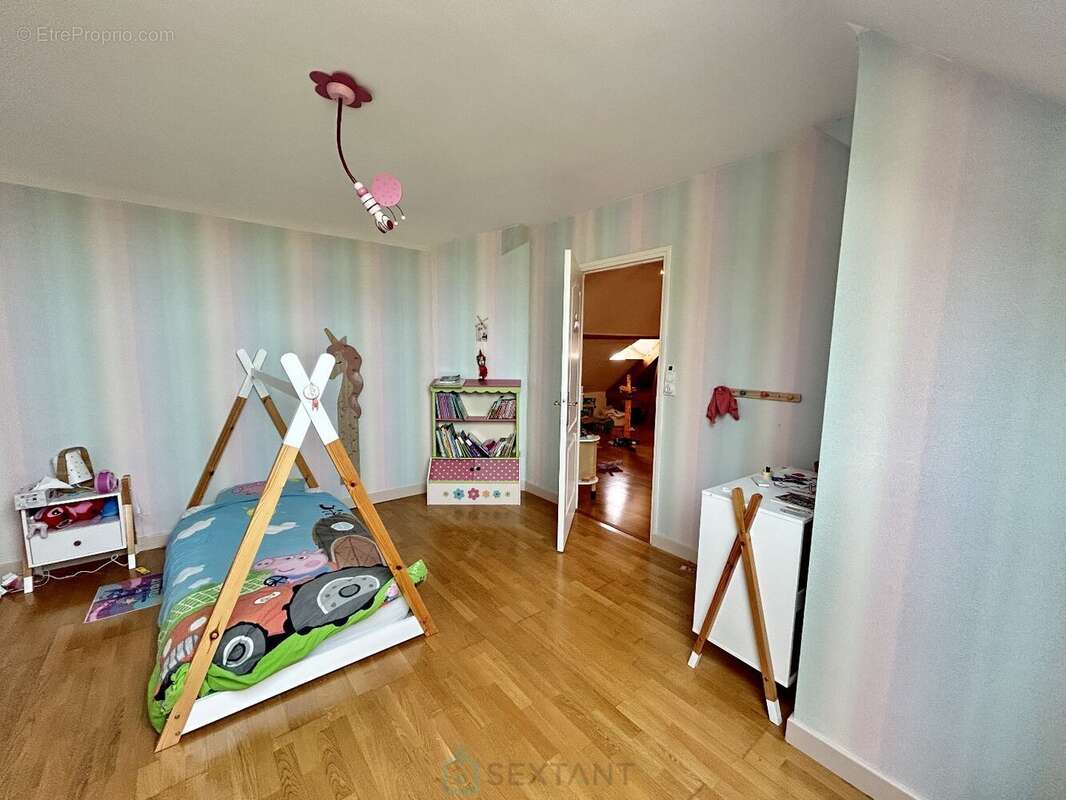 Jolie Maison de campagne individuelle avec double garage. - photo 13